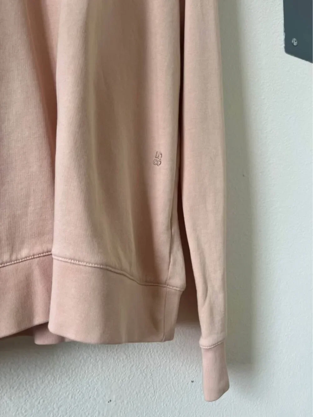 Club Monaco Men's Salmon Pink Crewneck (M)